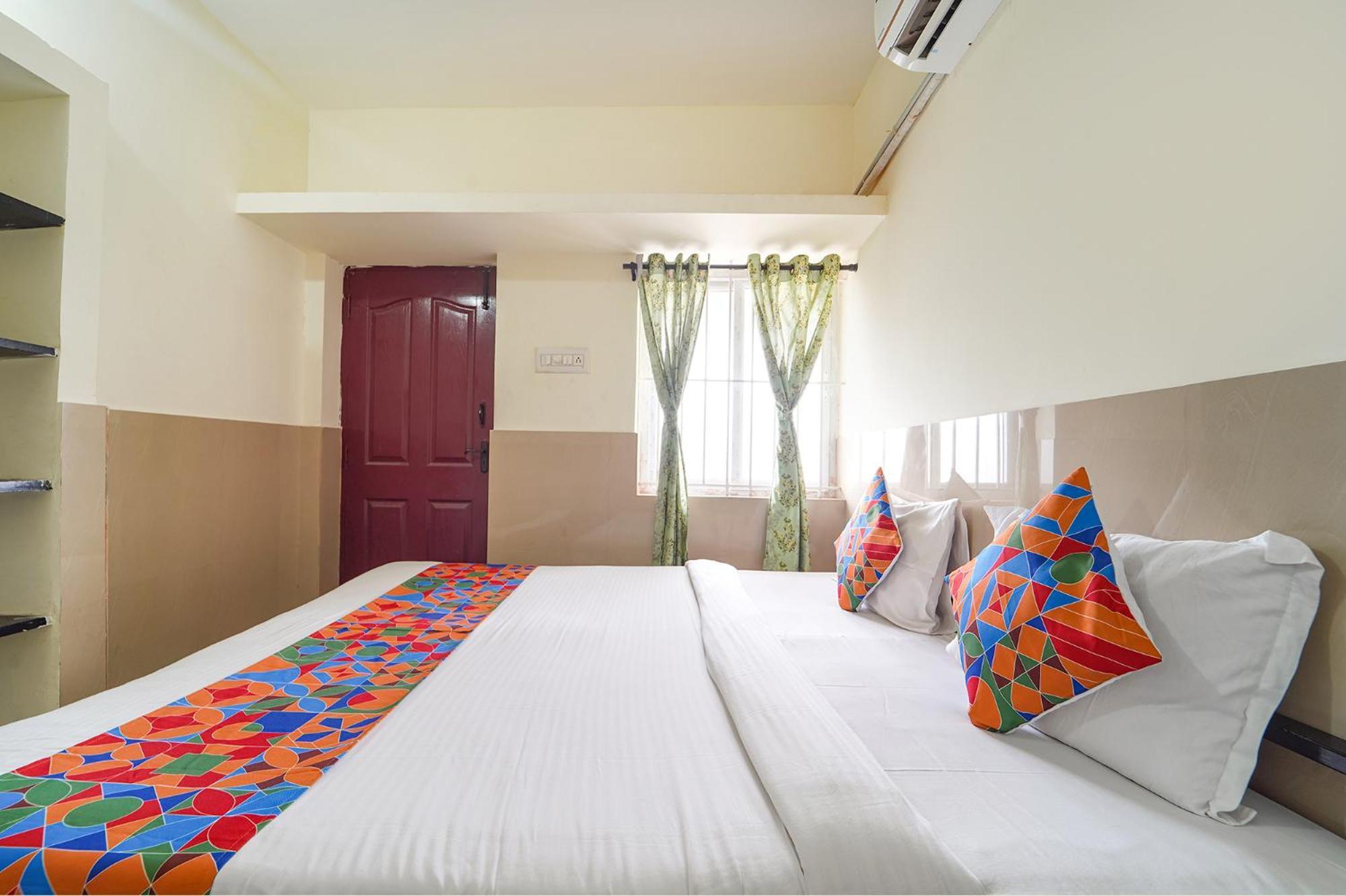 Fabexpress Clover Castle - Nr Coimbatore International Airport Buitenkant foto